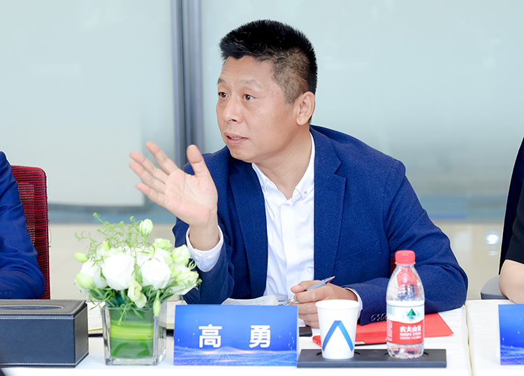 ������Դ��˾���Ρ�(�й���)�����ٷ���վ-YY SPORTS���³�����������ǩԼ��ʽ�Ͻ���